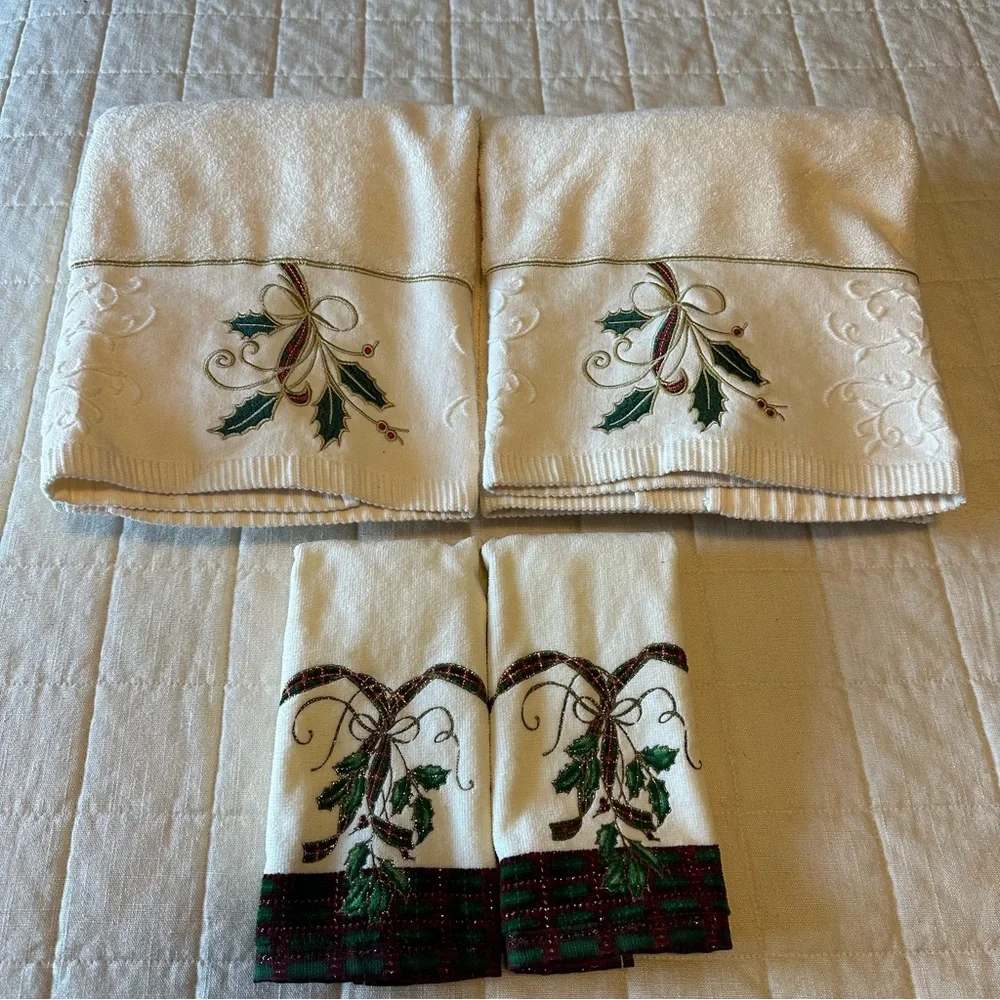 Lenox Holiday Bath & Fingertip Towel Set